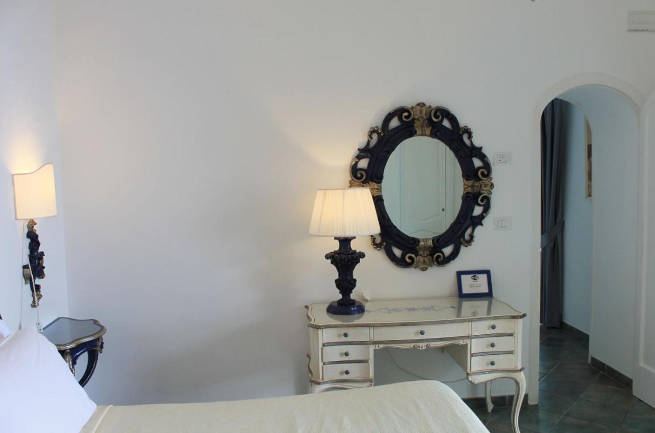 Queen View Apartment - No Kitchen Positano Exterior photo